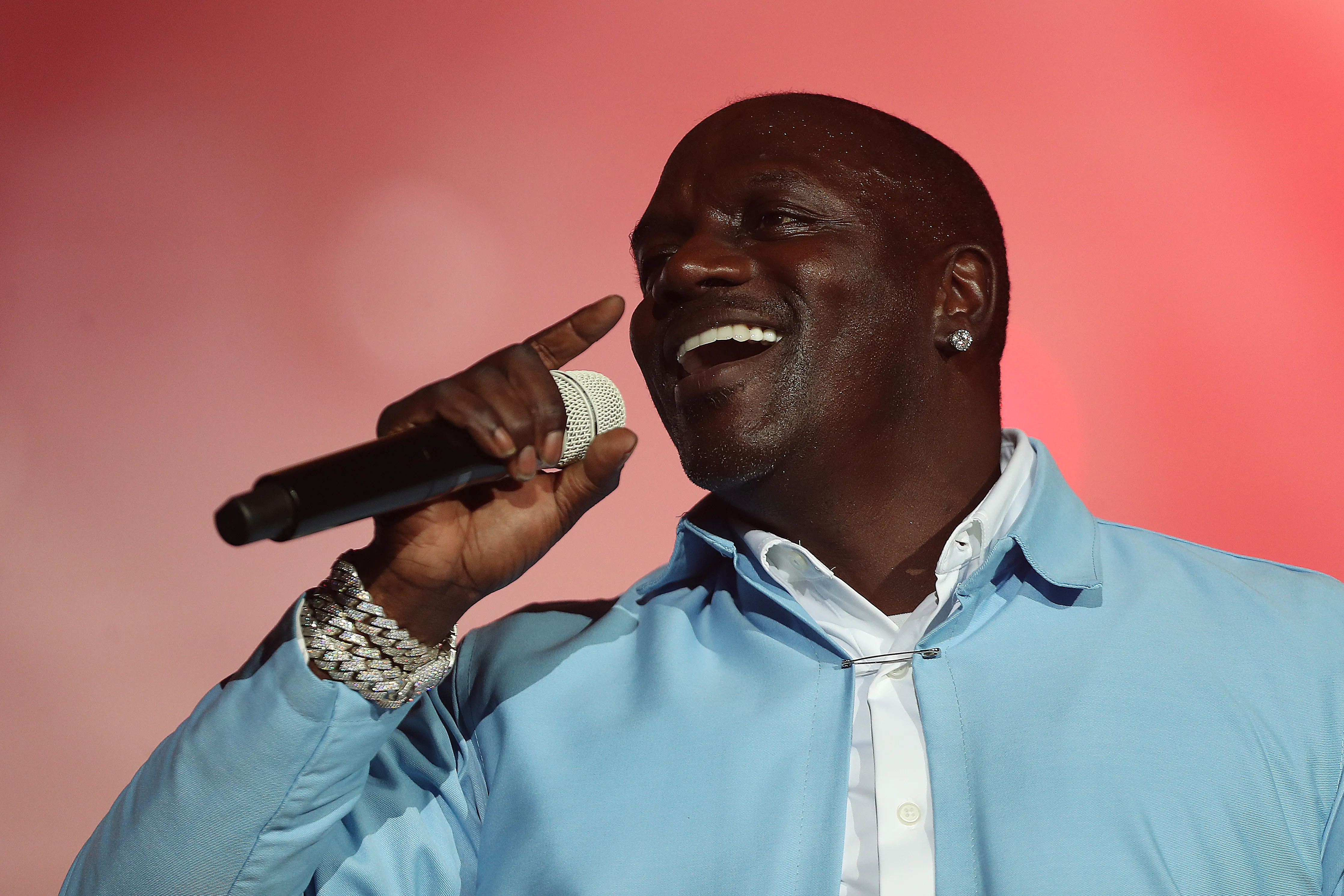 Akon performing live on stage